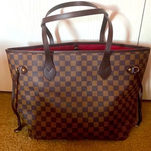 Daisy Rose checkered tote bag.